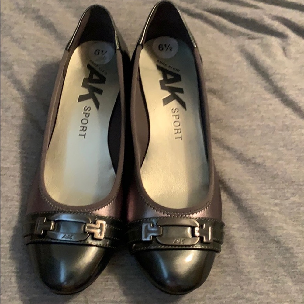 Anne Klein dress shoes